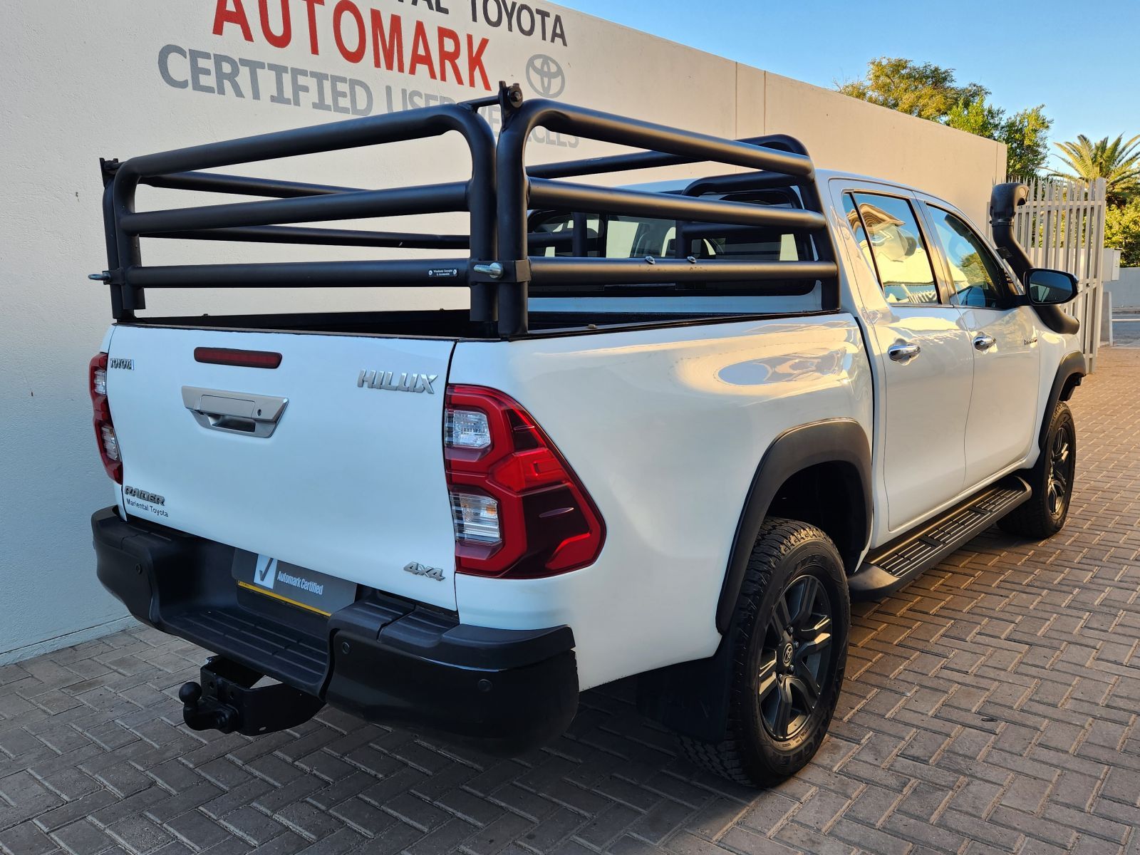2023 Toyota Hilux Double Cab 2.8GD6 4X4 Raider AT photo