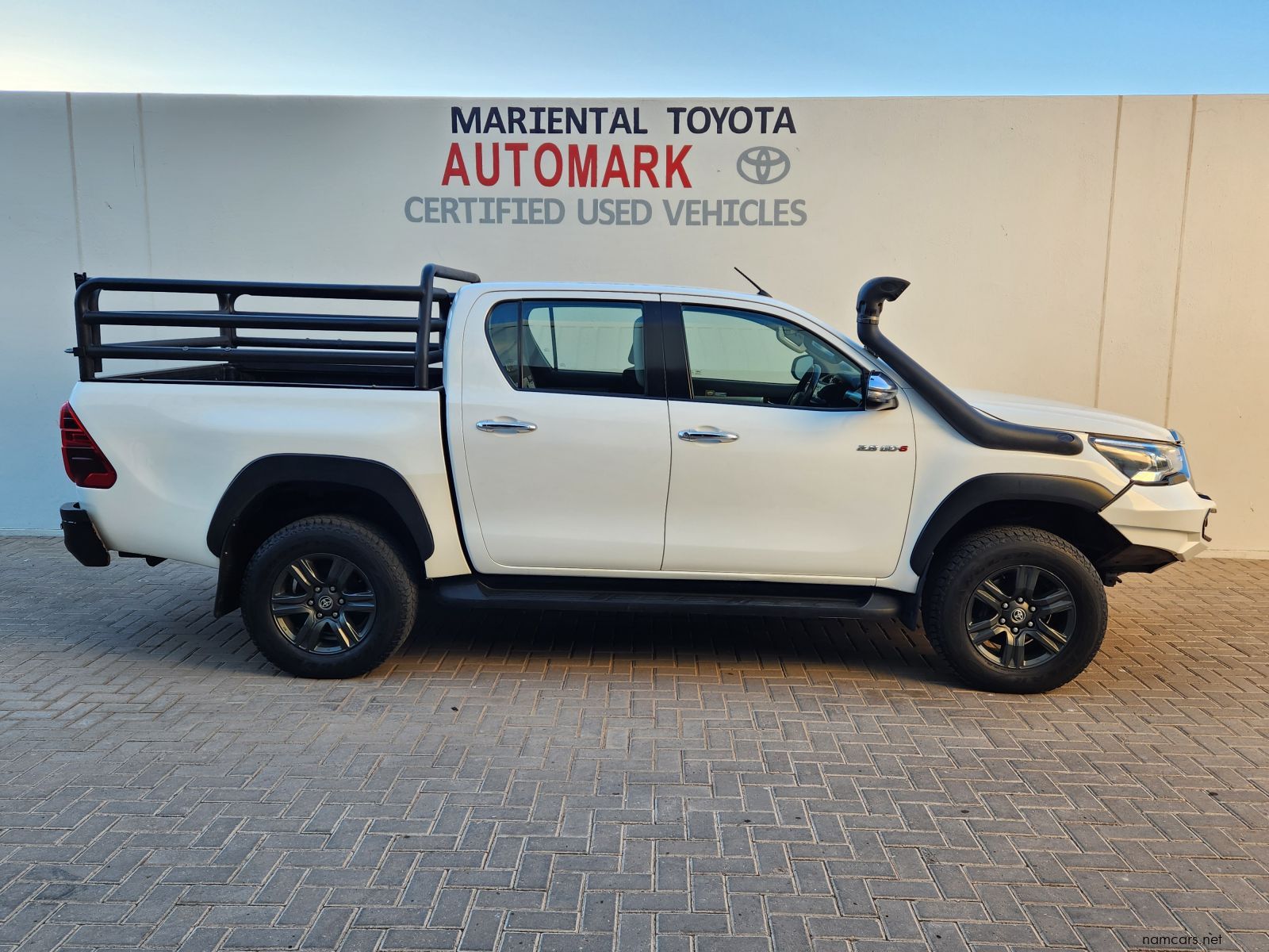 2023 Toyota Hilux Double Cab 2.8GD6 4X4 Raider AT photo