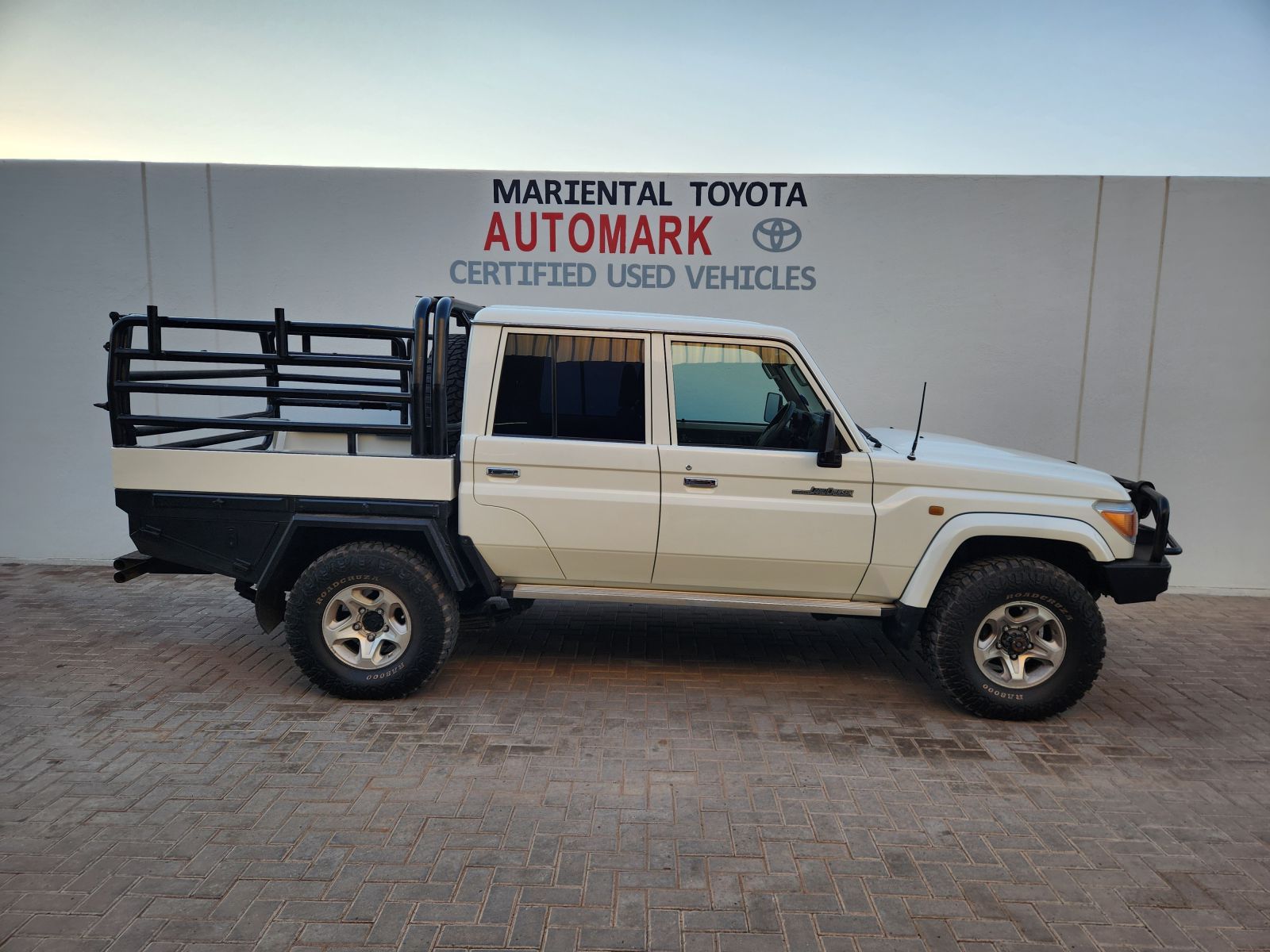 2016 Toyota Land Cruiser DC 4.0 V6 Petrol photo