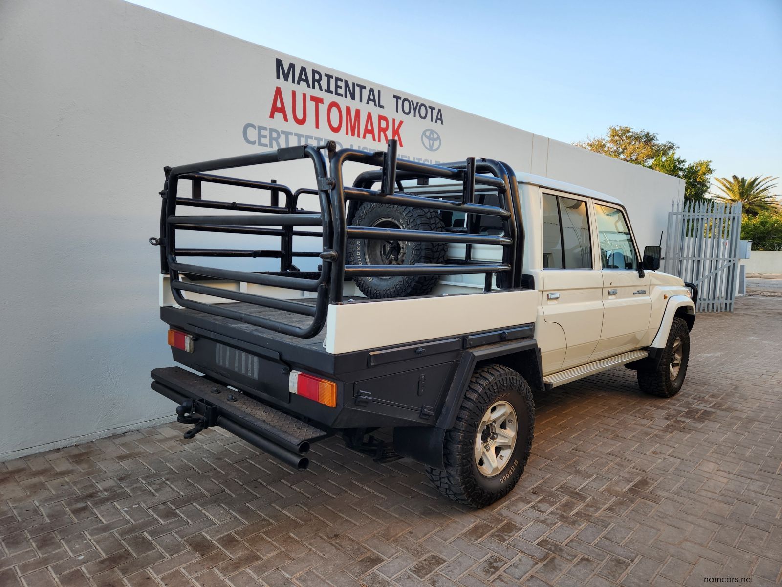 2016 Toyota Land Cruiser DC 4.0 V6 Petrol photo