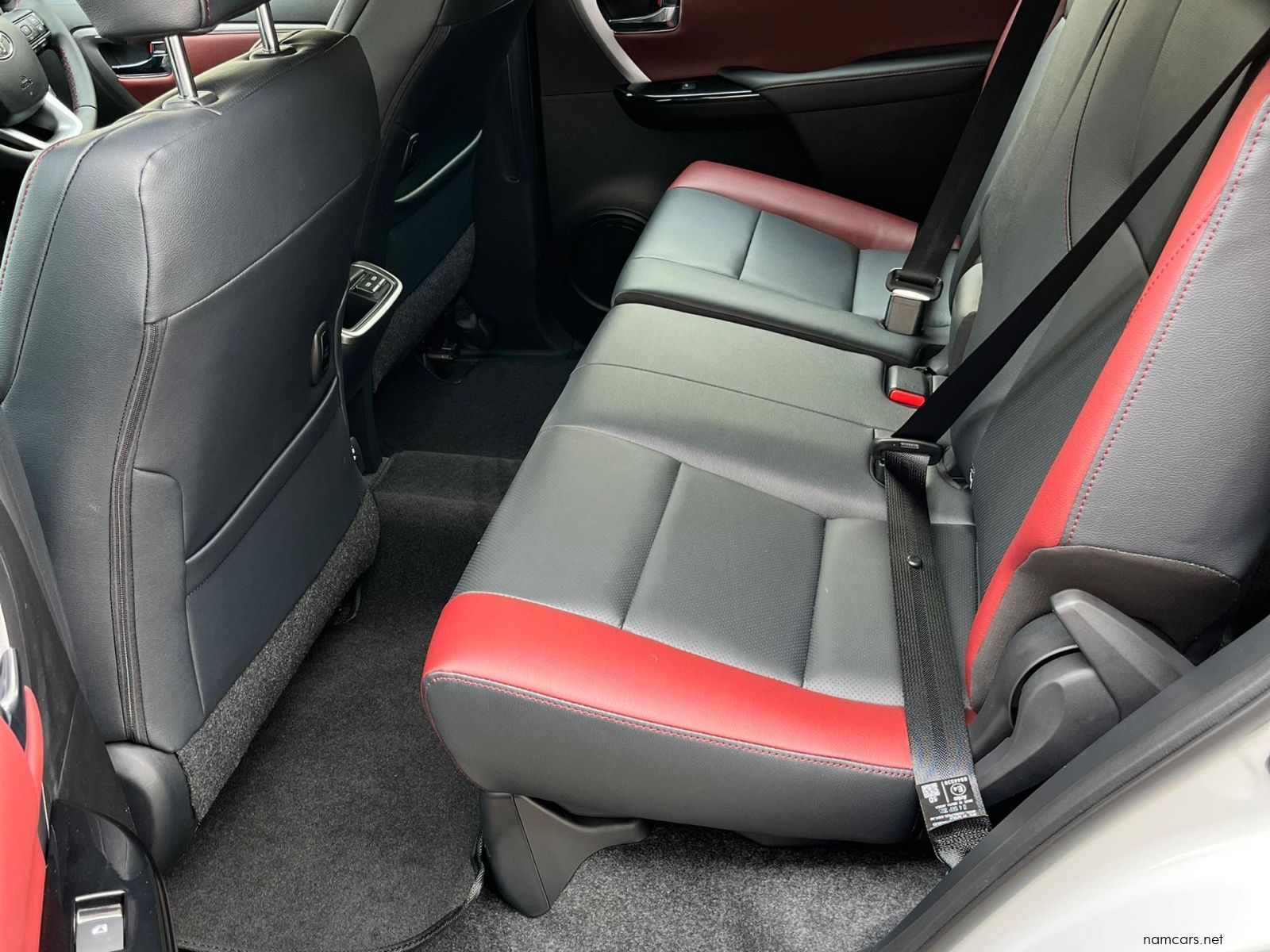 2025 Toyota Fortuner 2.8GD6 VX 4x4 AT 48V photo