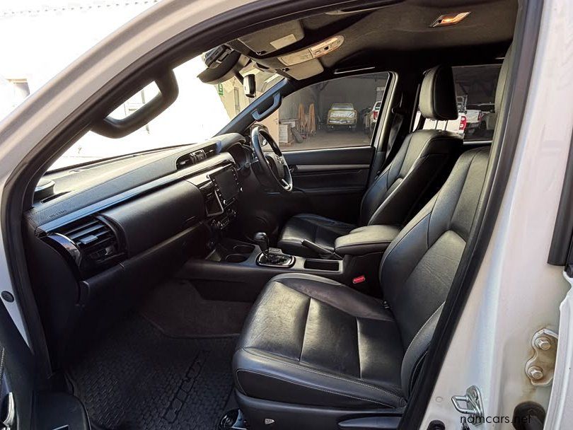 2022 Toyota Hilux Double Cab 2.8GD6 4X4 LGD AT photo