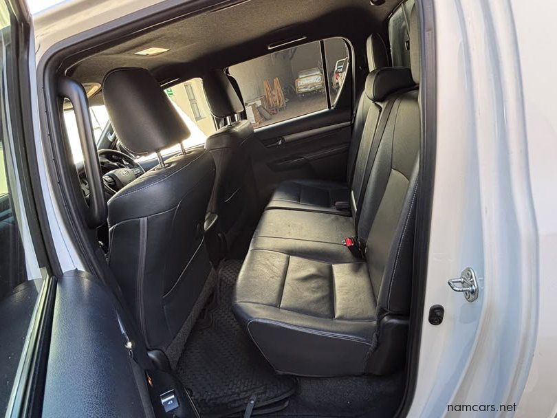 2022 Toyota Hilux Double Cab 2.8GD6 4X4 LGD AT photo