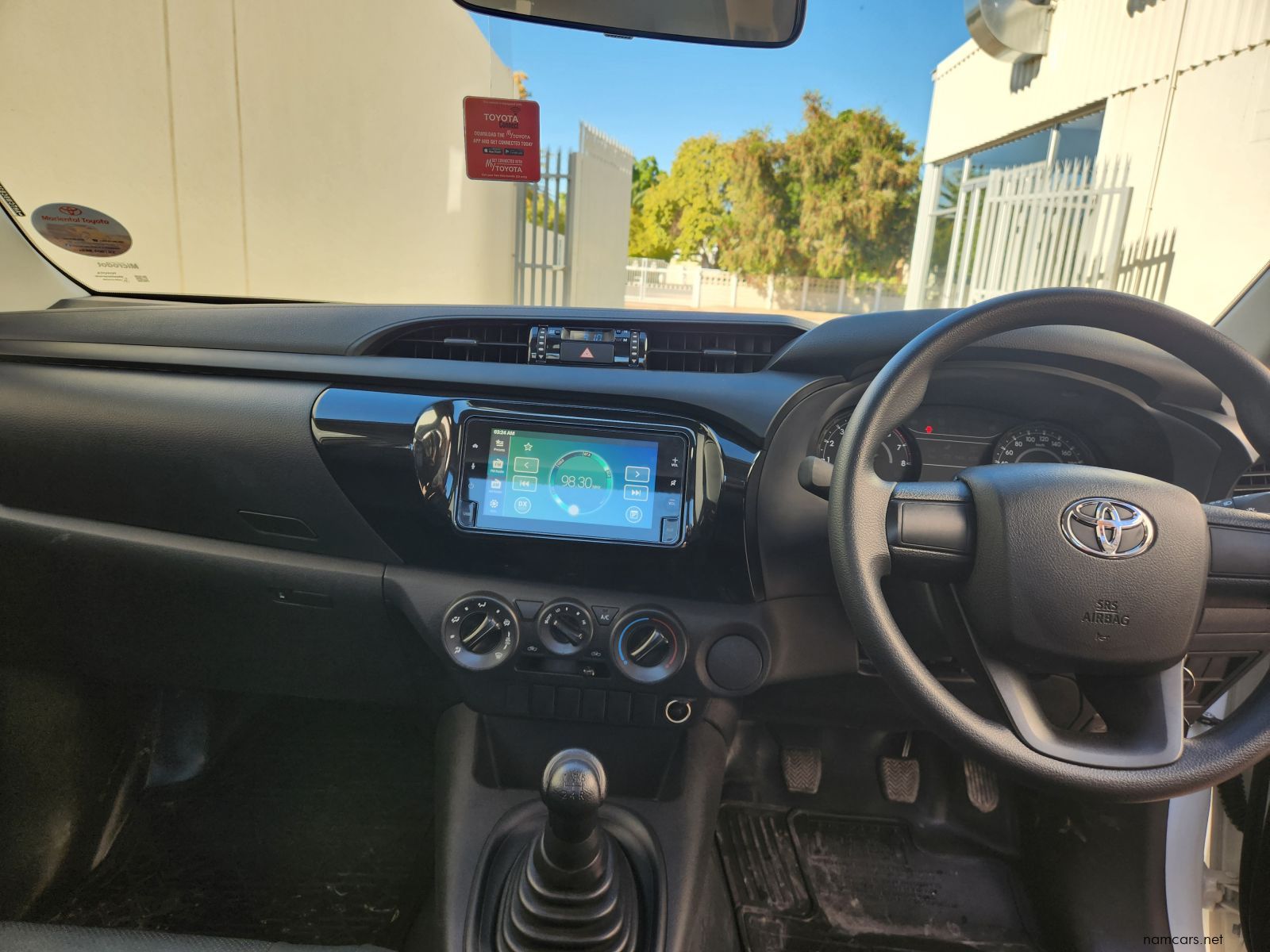 2026 Toyota Hilux SC 2.0VVTi S A/C 5MT photo