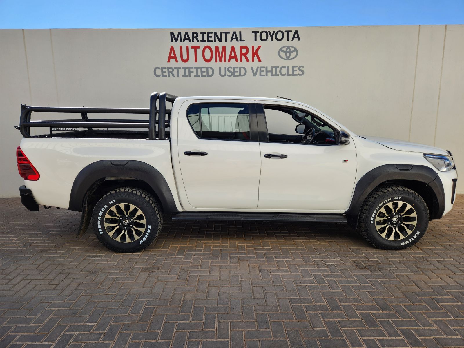 2023 Toyota Hilux DC 2.8GD6 4x4 GR-S AT photo