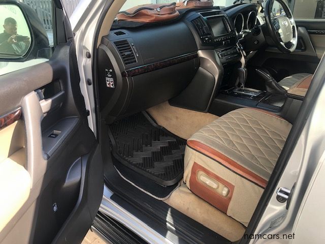 2008 Toyota LAND CRUISER 200 VX 4.5D photo