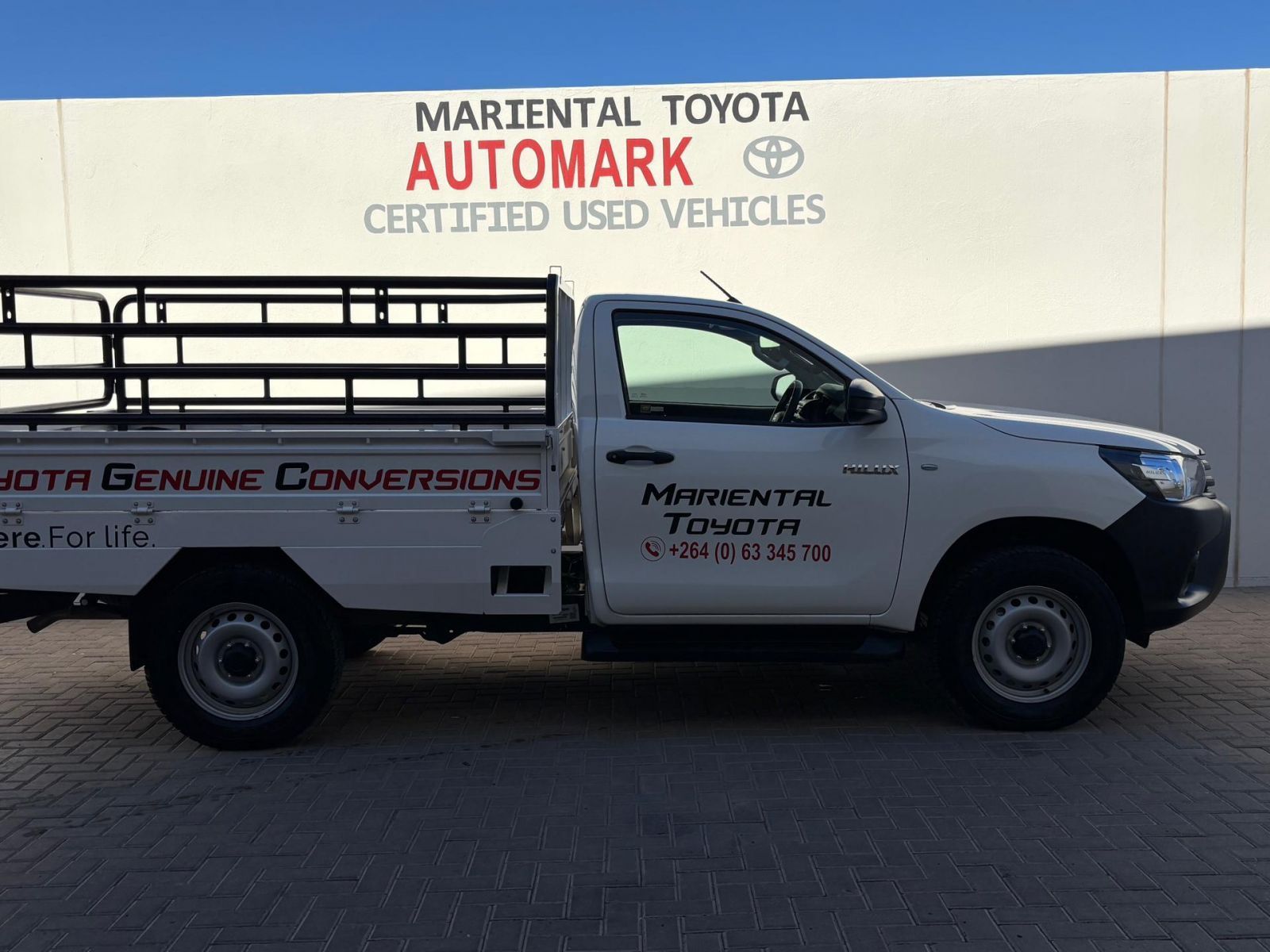 2026 Toyota Hilux SC 2.4GD6 4x4 Flat Deck 6MT photo