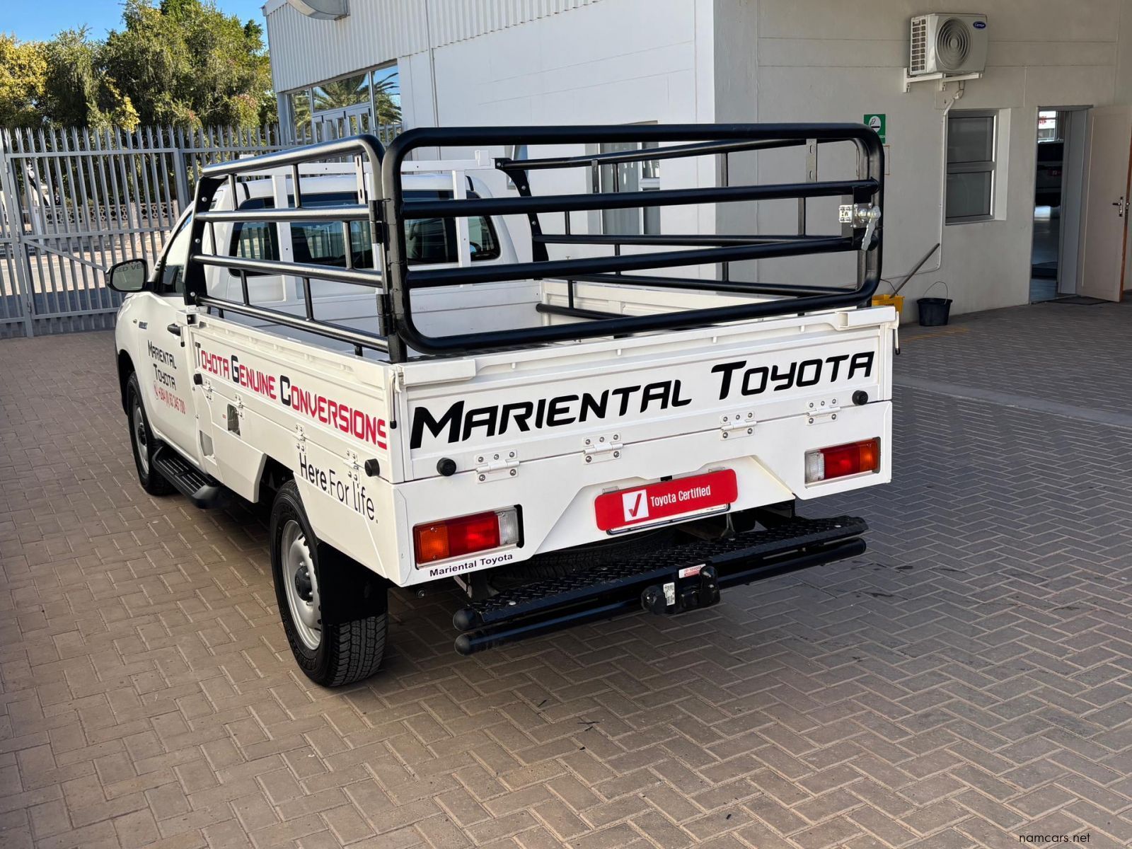 2026 Toyota Hilux SC 2.4GD6 4x4 Flat Deck 6MT photo