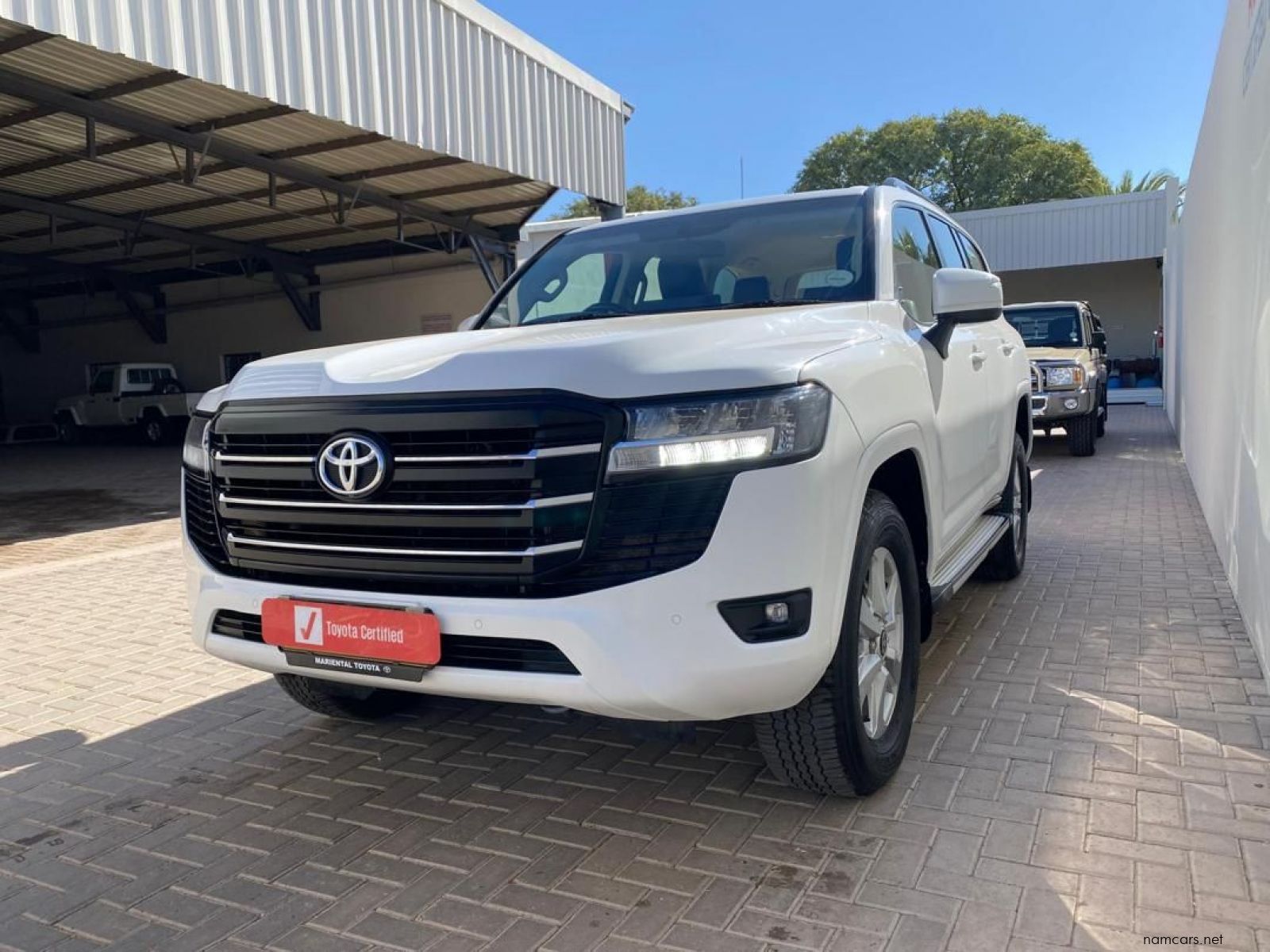 2022 Toyota Land Cruiser 300 3.3D V6 GX-R photo