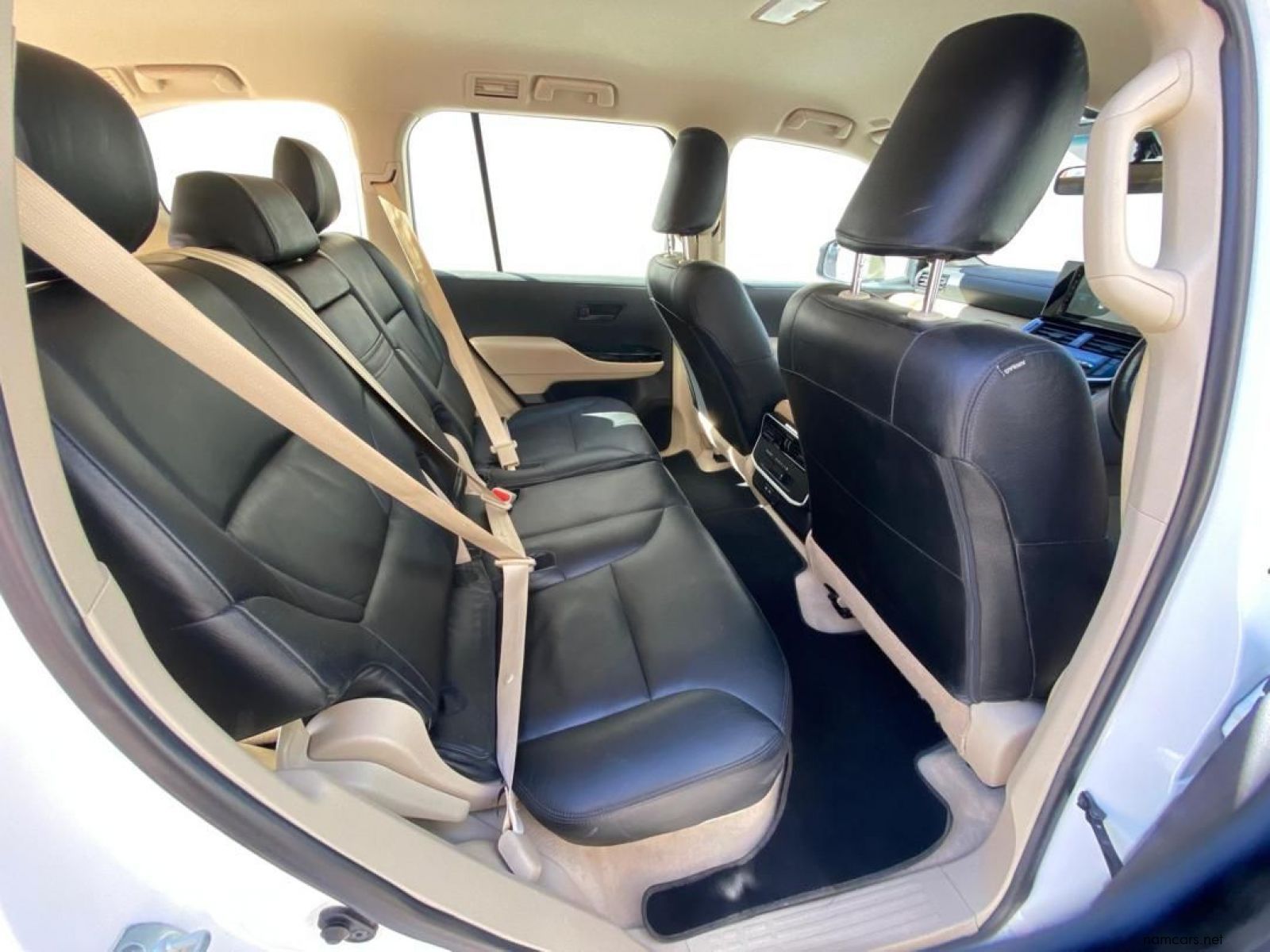 2022 Toyota Land Cruiser 300 3.3D V6 GX-R photo