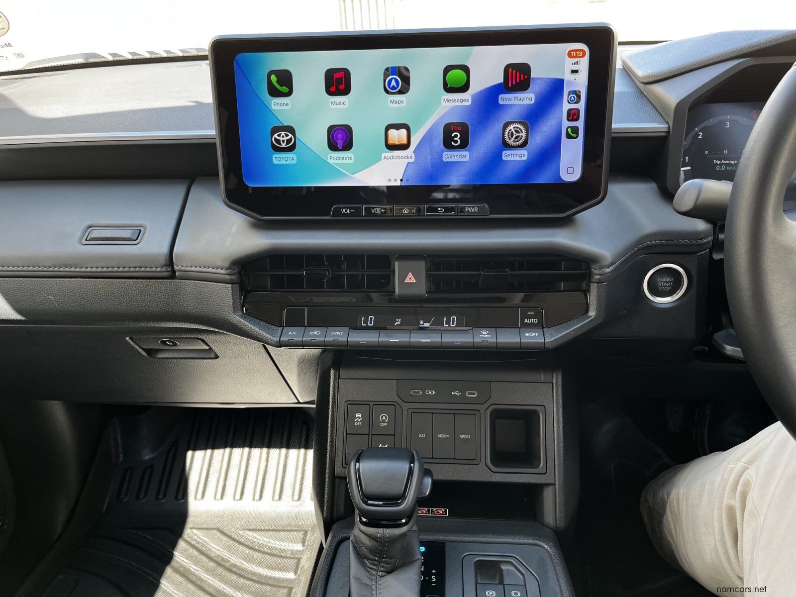 2026 Toyota HILUX DC LEGEND AT RB photo