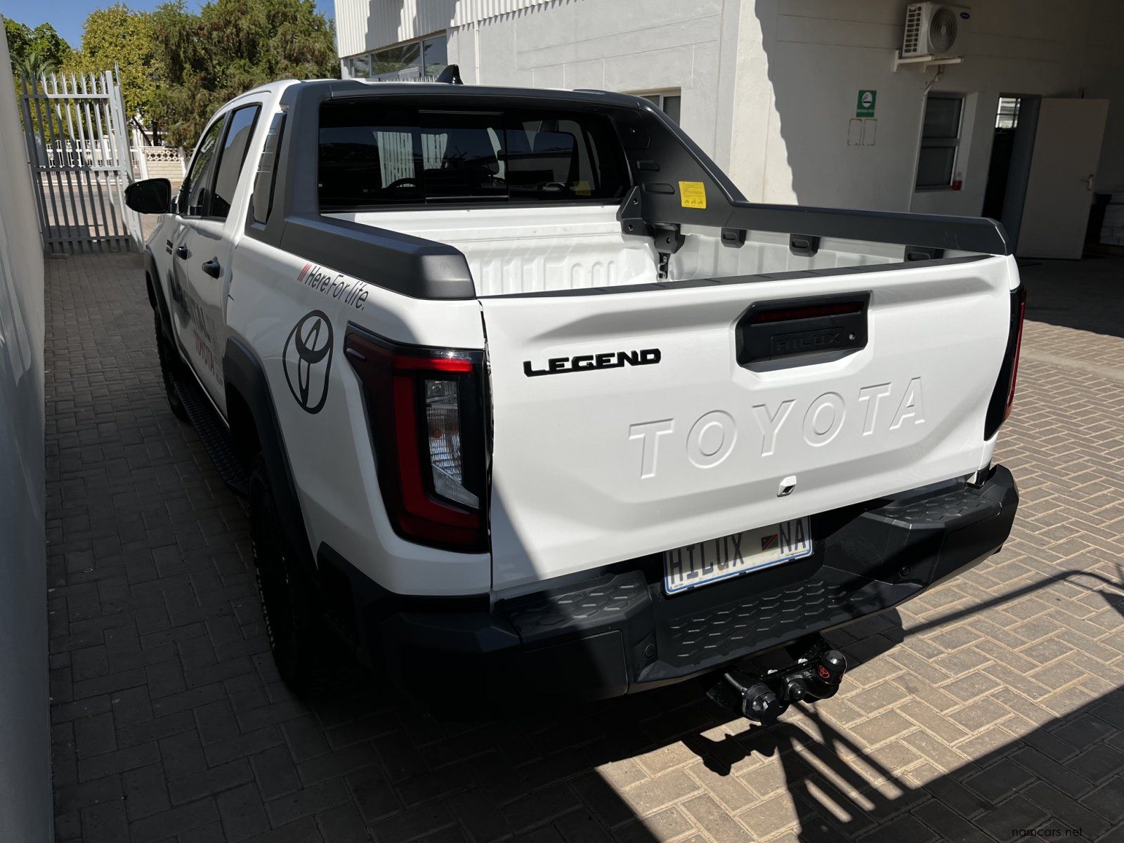 2026 Toyota HILUX DC LEGEND AT RB photo
