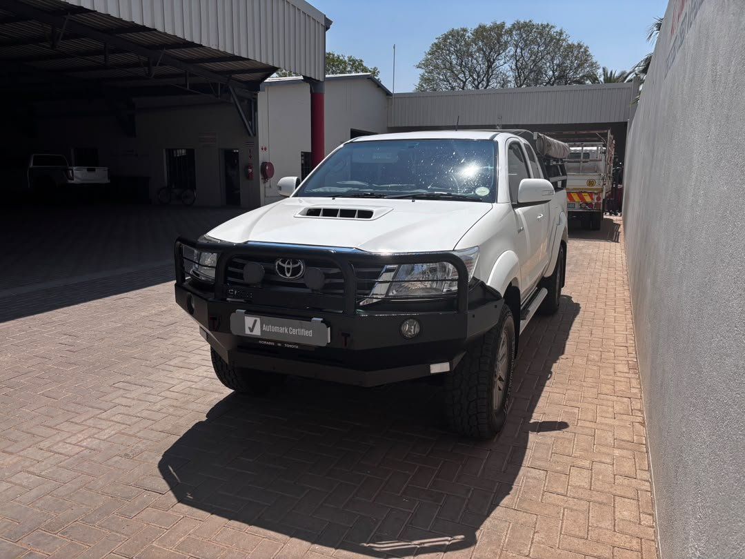2013 Toyota Hilux Extra Cab XC 3.0 D-4D 4X4 DAKAR photo
