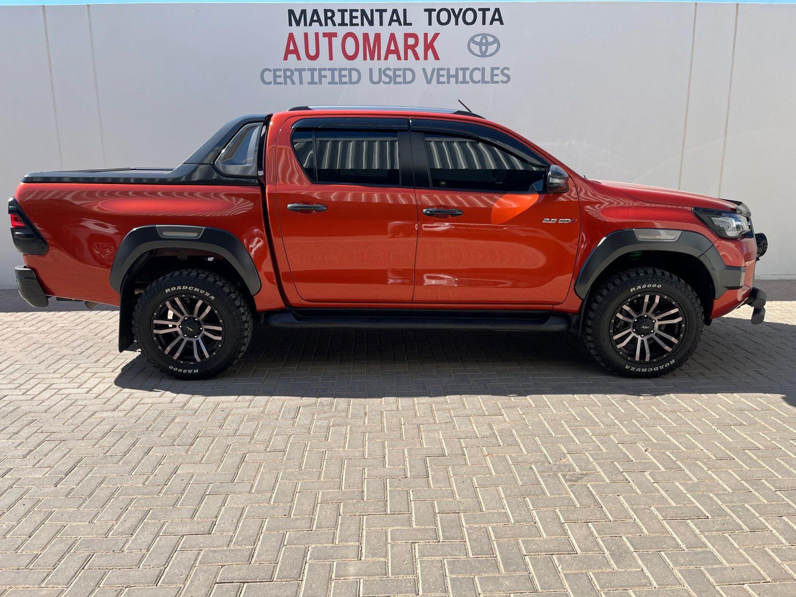 2021 Toyota Hilux Double Cab 2.8 4X4 LGD RS MT photo