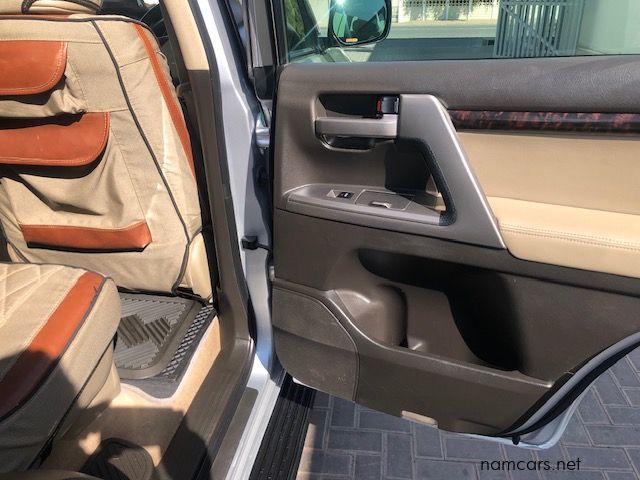 2008 Toyota LAND CRUISER 200 VX 4.5D photo