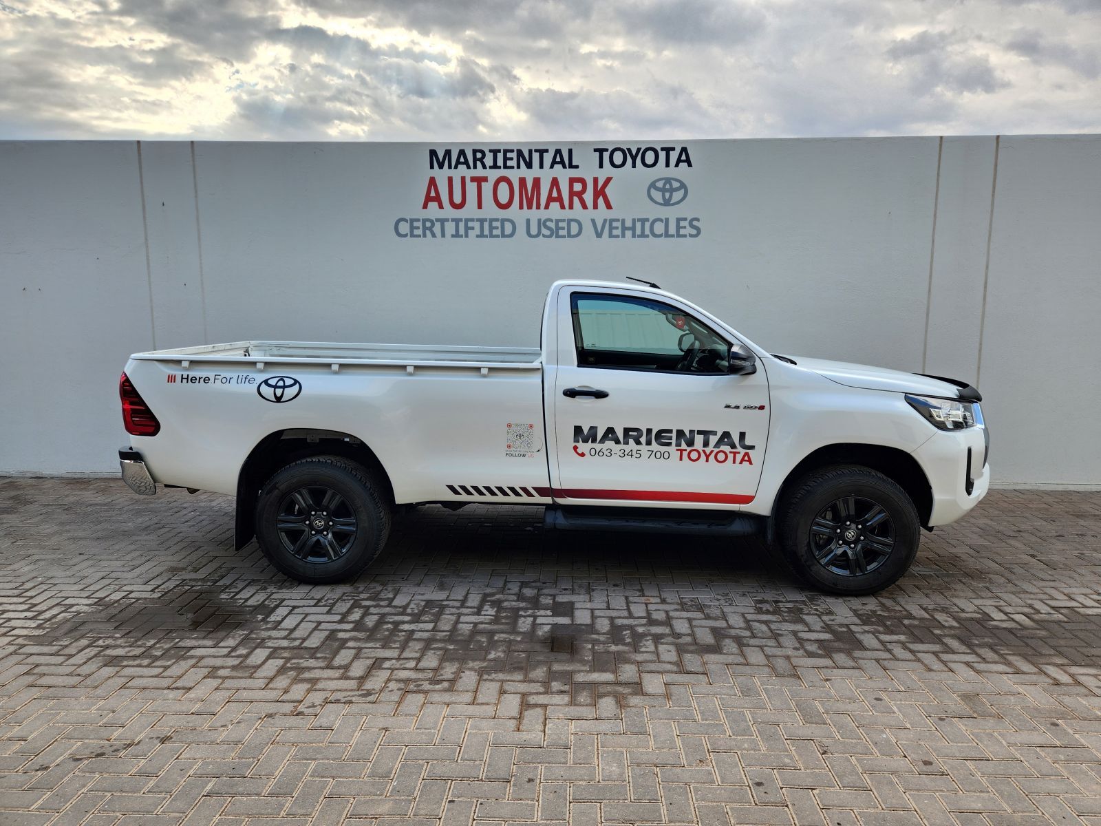 2026 Toyota Hilux SC 2.4GD6 4X4 Raider MT photo