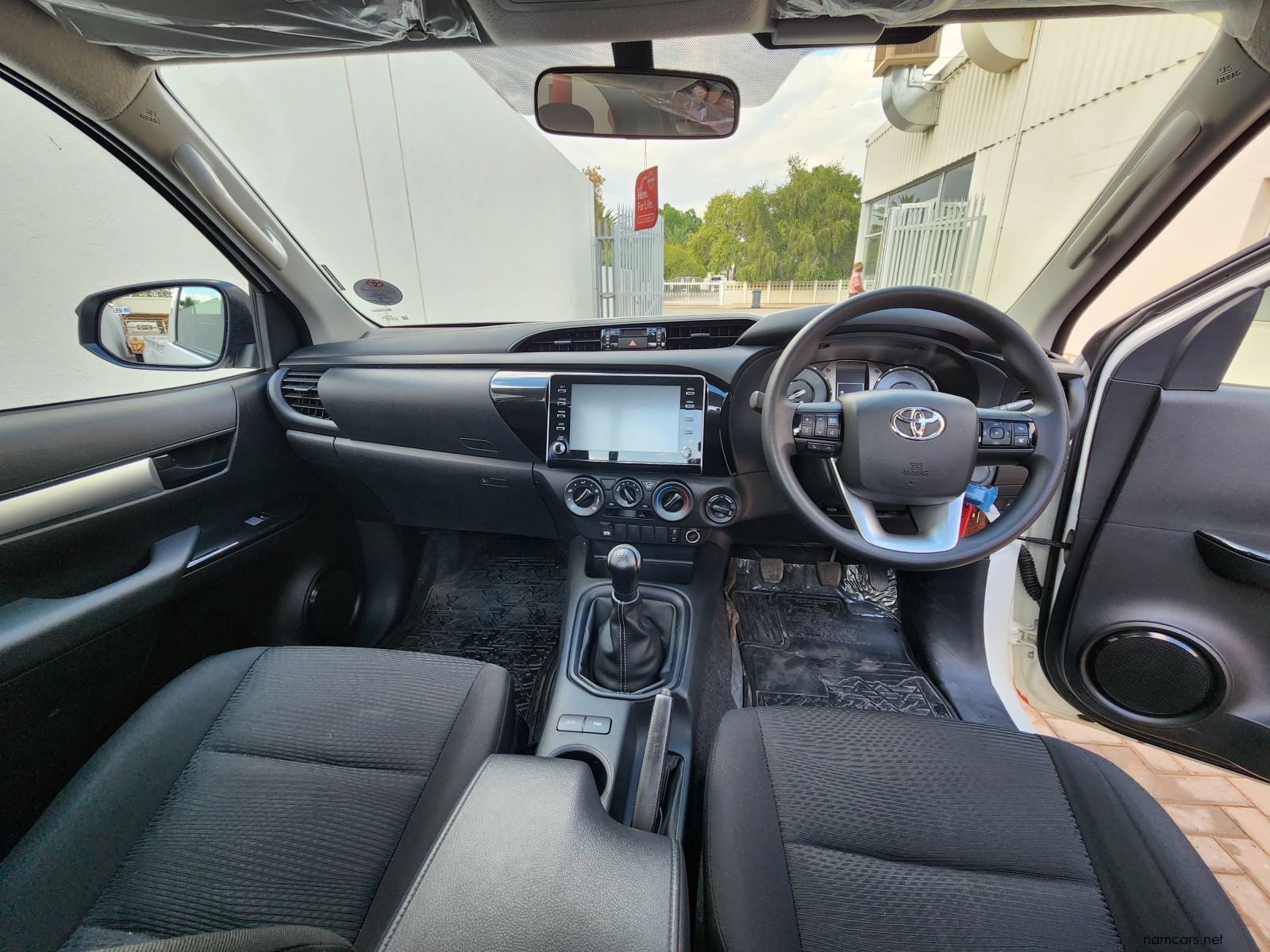 2026 Toyota Hilux SC 2.4GD6 4X4 Raider MT photo
