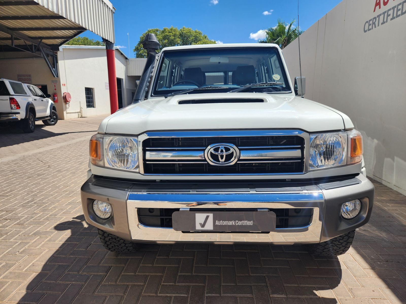2020 Toyota Land Cruiser SW 4.5 V8 Diesel photo