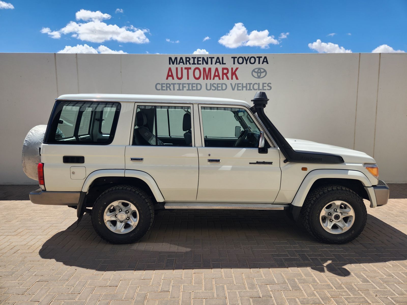 2020 Toyota Land Cruiser SW 4.5 V8 Diesel photo