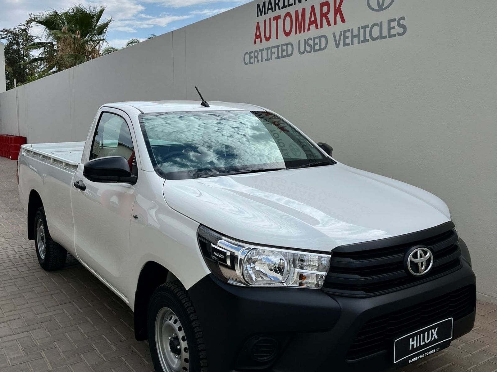 Toyota Hilux SC 2.4GD 5MT A/C in Namibia