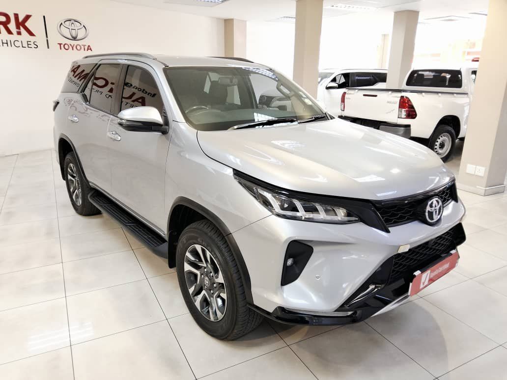 2023 Toyota Fortuner 2.8gd-6 4x4 A/t photo