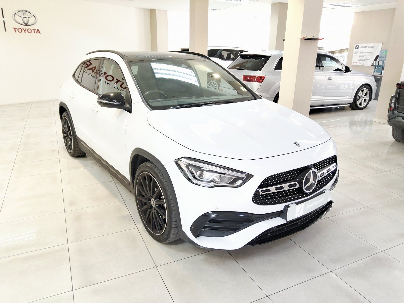 2023 Mercedes-Benz GLA 200 Progressive line photo