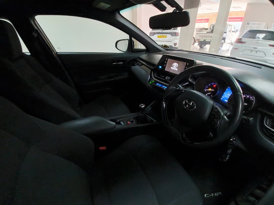 2020 Toyota C-hr 1.2t Plus photo