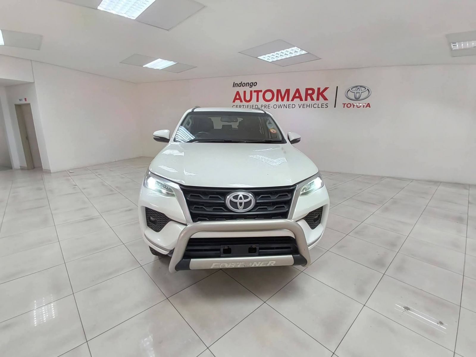 2021 Toyota Fortuner 2.8gd-6 4x4 A/t photo