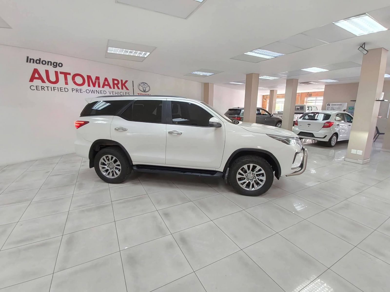 2021 Toyota Fortuner 2.8gd-6 4x4 A/t photo