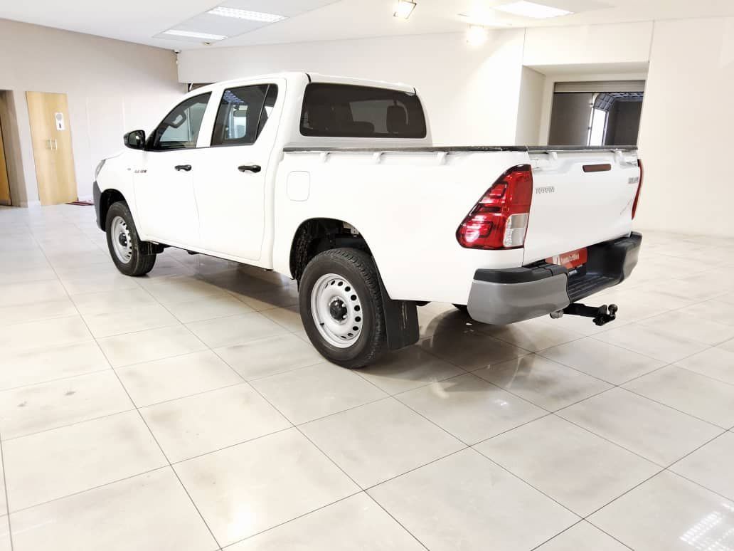 2024 Toyota Hilux 2.4 Gd-6 Rb Sr P/u D/c photo