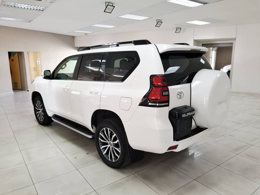2021 Toyota Prado Vx 2.8gd A/t photo