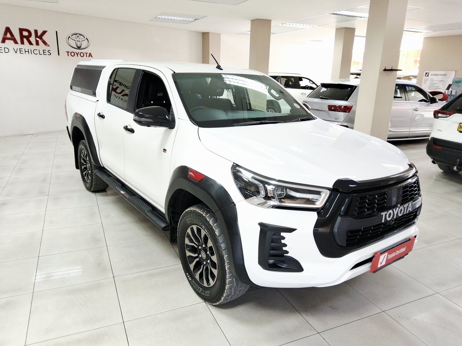 2022 Toyota Hilux 2.8 Gd6 GR-S 4x4 A/T P/U D/C photo