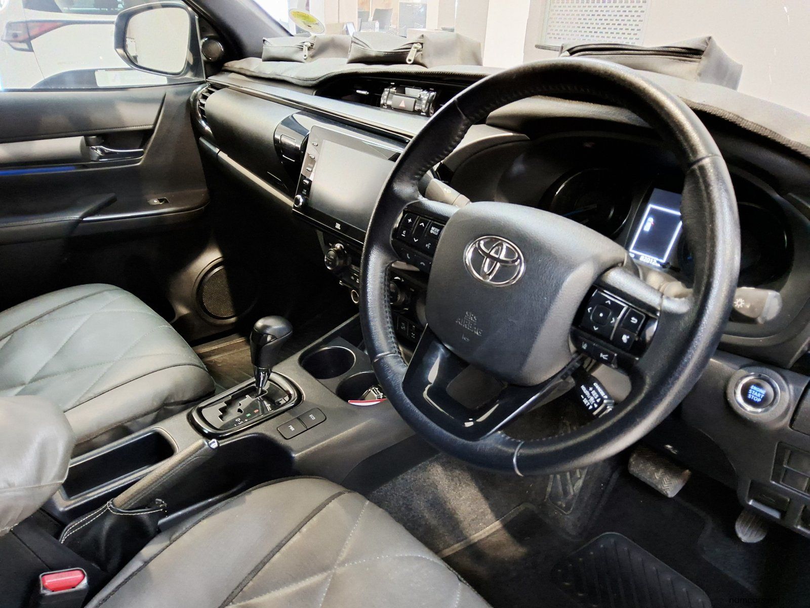 2024 Toyota Hilux 2.8 GD-6 RB LEGEND 4x4 A/T P/U D/C photo