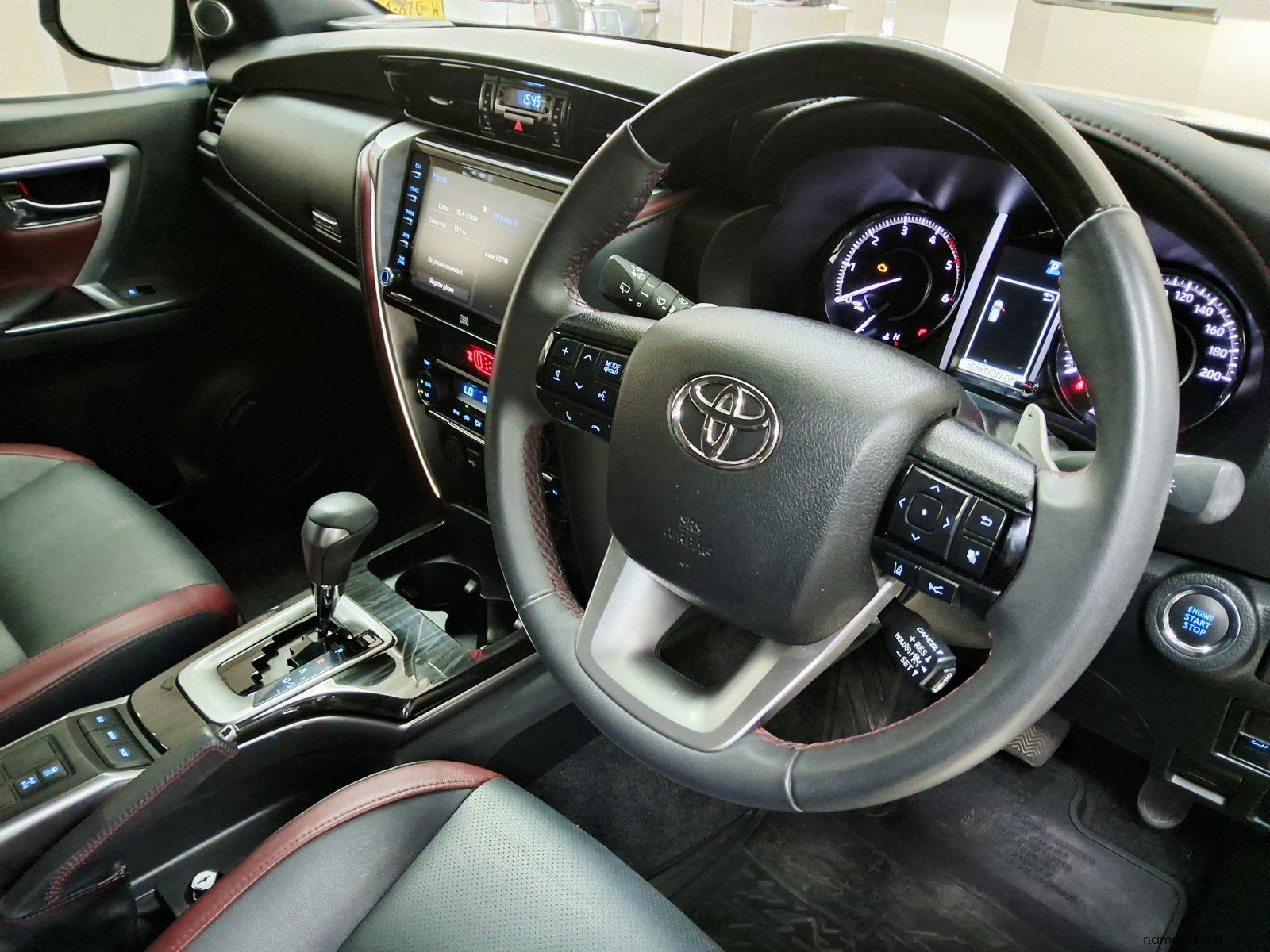 2025 Toyota FORTUNER 2.8GD6 4X4 VX A/T photo