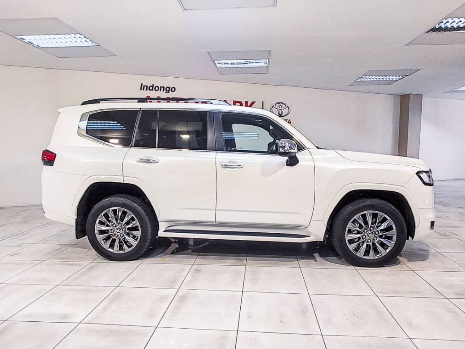 2024 Toyota Landcruiser 300 V6 3.5t Zx photo