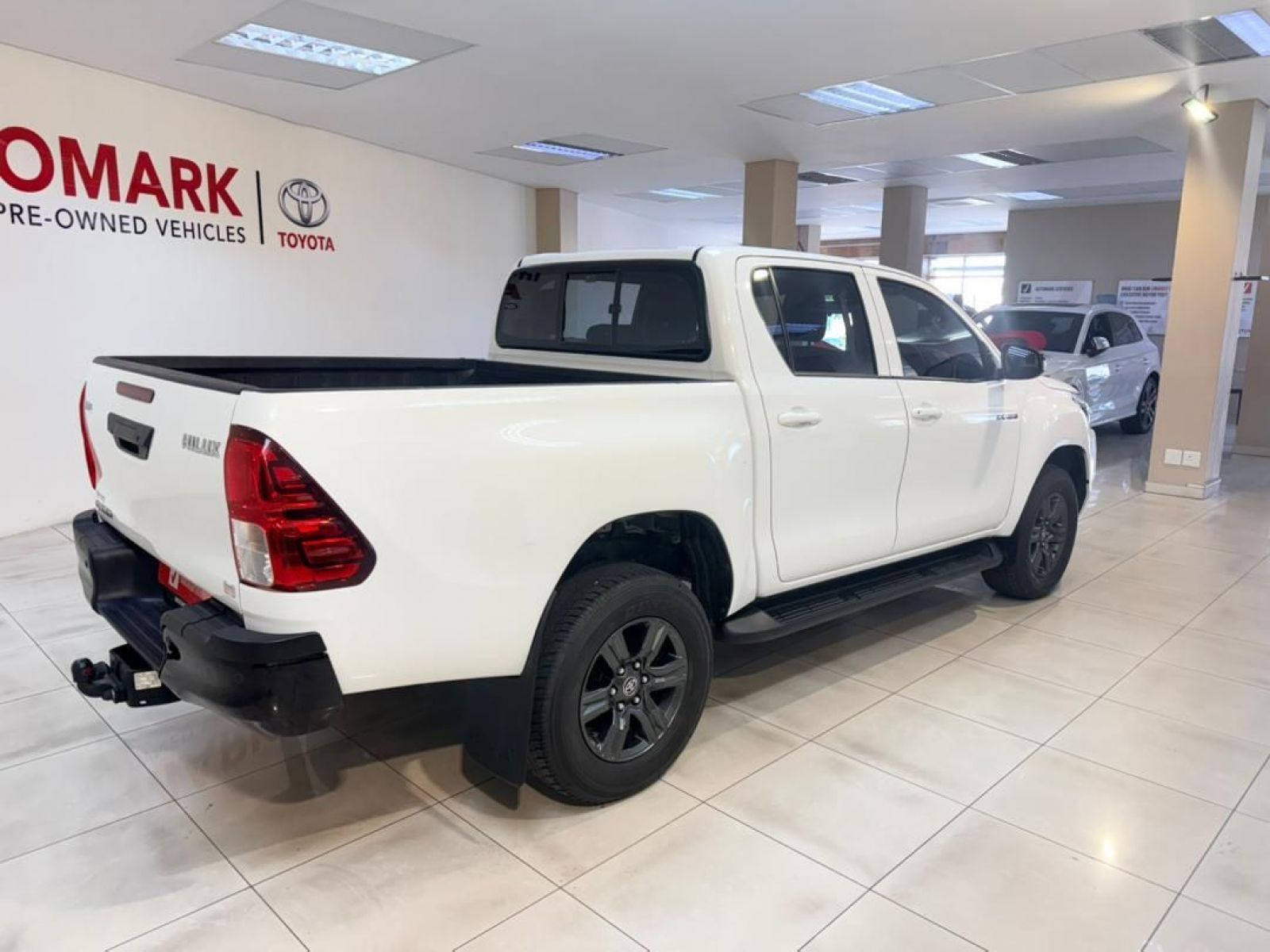 2024 Toyota Hilux 2.4 Gd-6 Rb Raider A/t P/u D/c photo