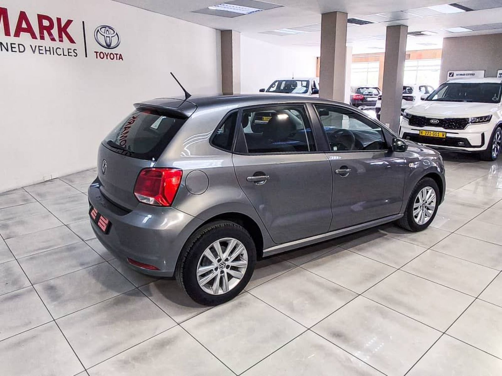 2023 Volkswagen Volkswagen Polo Vivo 1.6 Comfortline Tip (5dr) photo