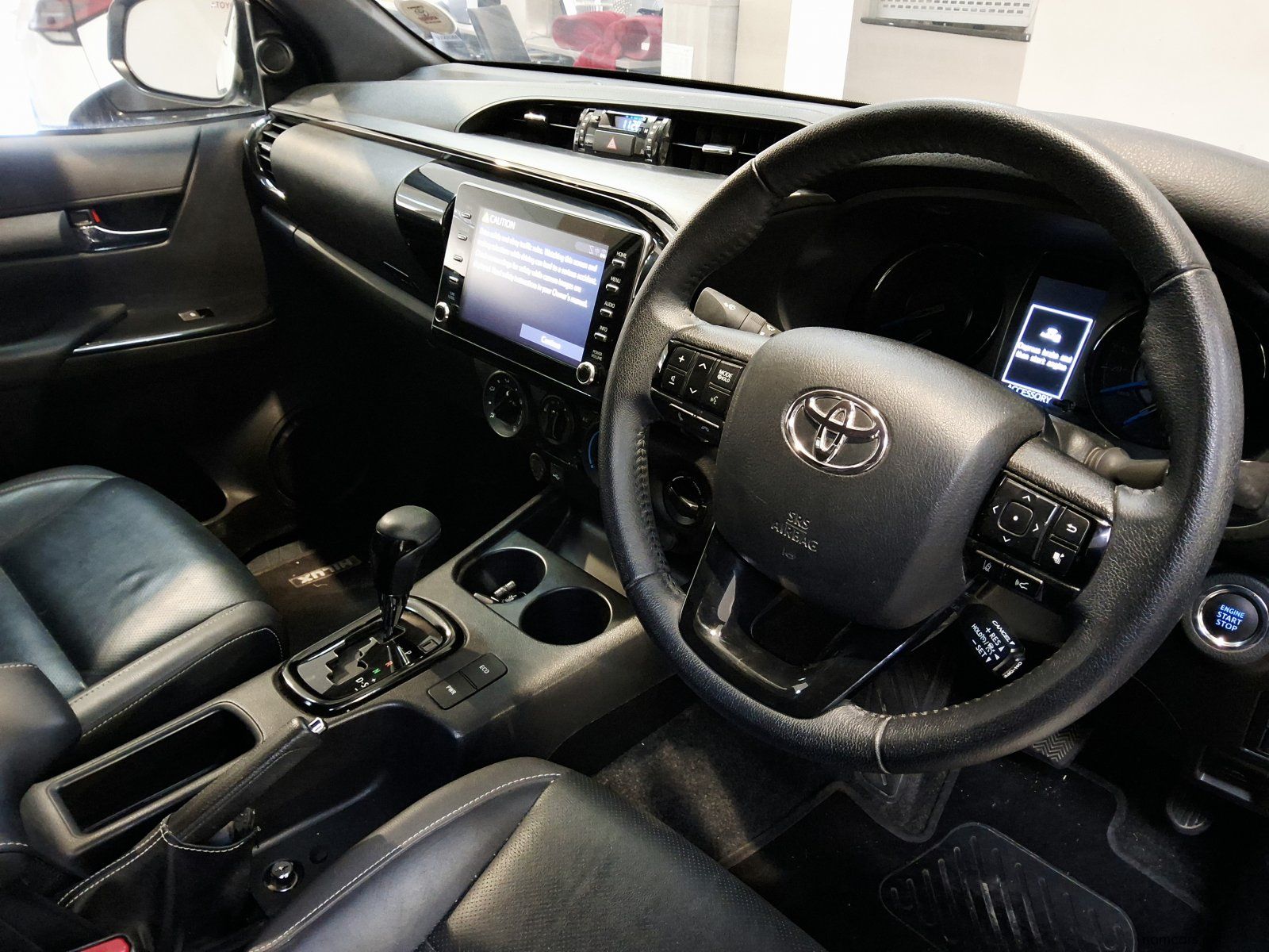 2024 Toyota HILUX 2.8 GD-6 RB LEGEND 4x4 A/T P/U EX/Cab photo