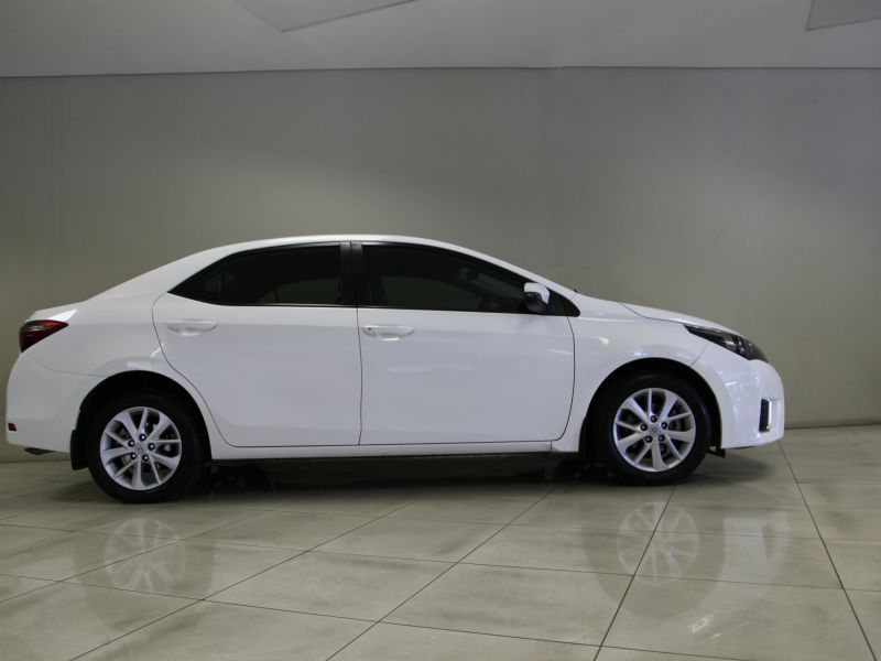 2015 Toyota COROLLA 1.8 PRES for sale | 91 800 Km | Manual transmission - Indongo Toyota