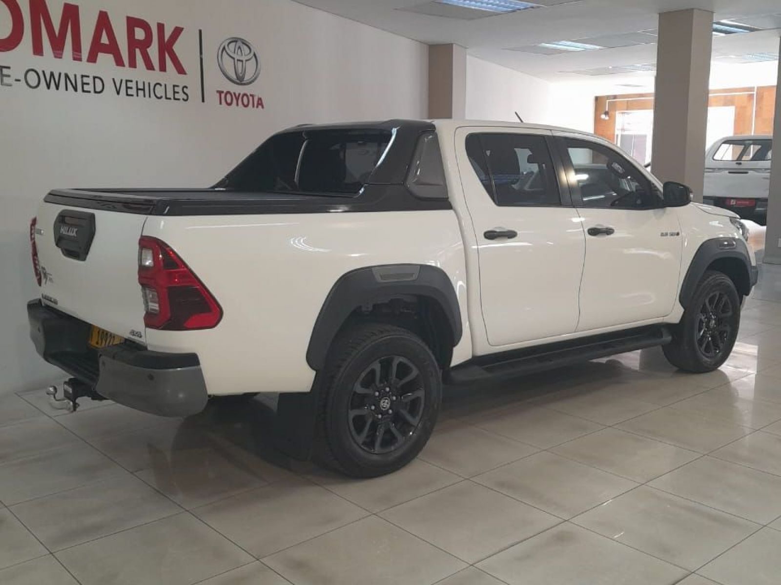 2024 Toyota Toyota Hilux 2.8 Gd-6 Rb Legend Rs 4x4 P/u D/c photo