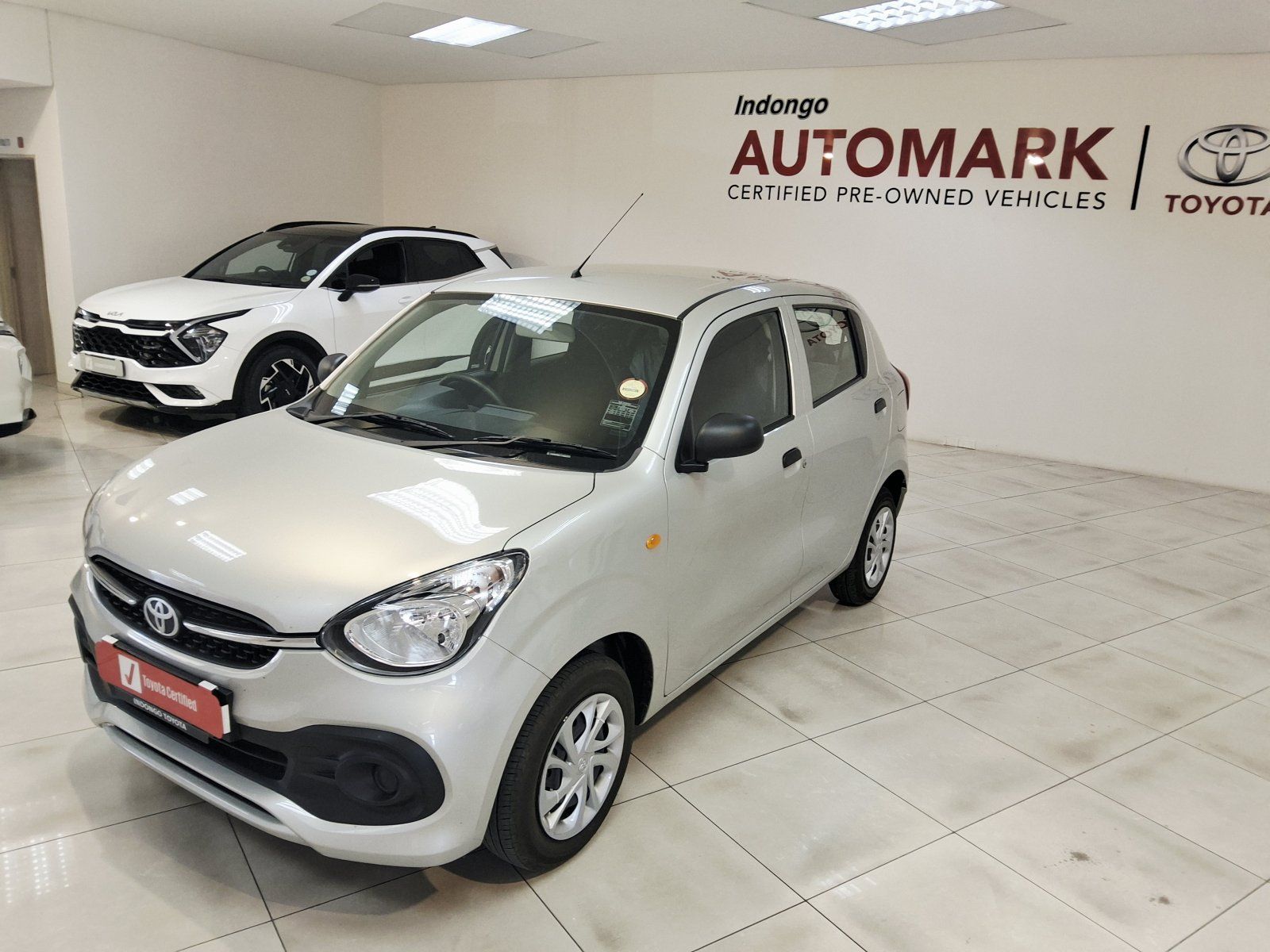 2025 Toyota VITZ 1.0 photo
