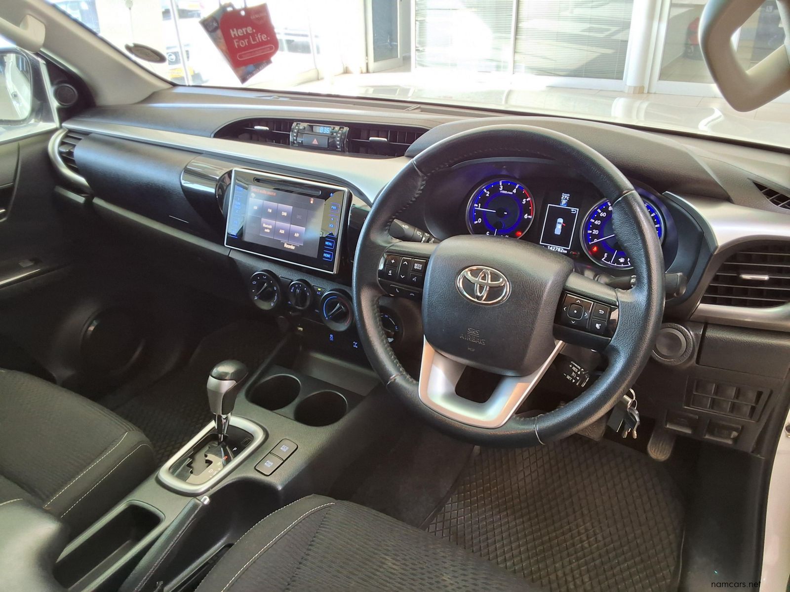 2018 Toyota Hilux Extra Cab 2.8GD6 4x4 Raider AT photo