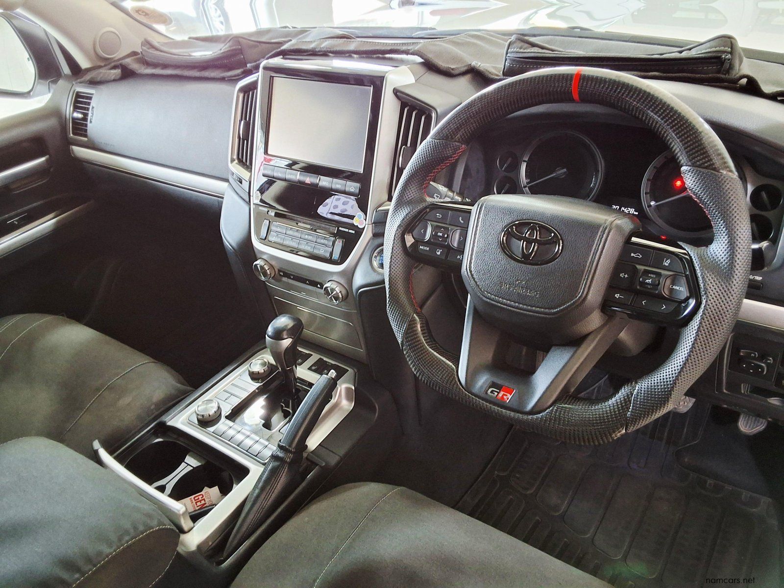 2016 Toyota Land Cruiser 200 LC200 4.5 V8 VX Diesel photo