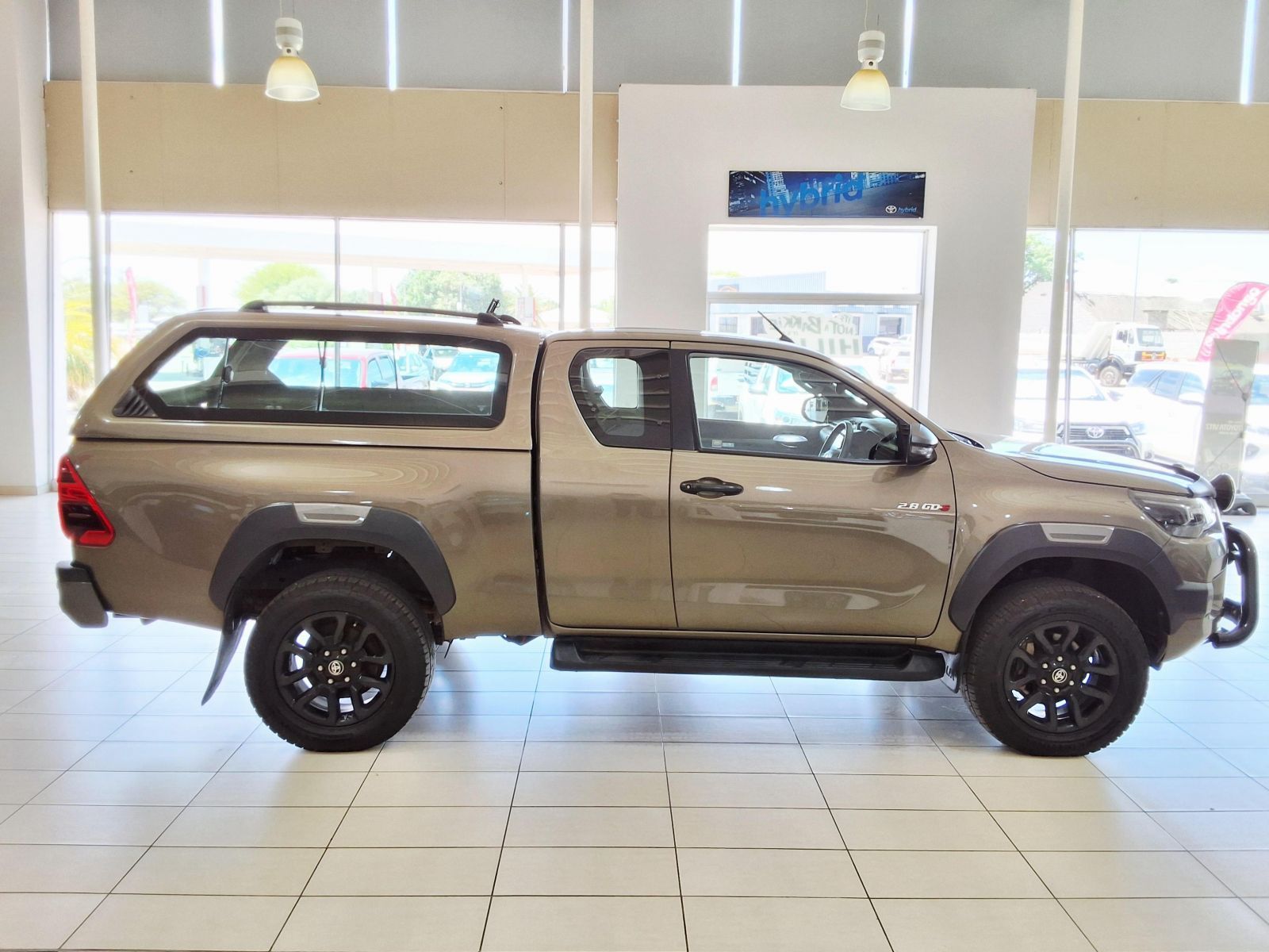 2021 Toyota Hilux Extra Cab XC 2.8GD6 4x4 Legend MT photo