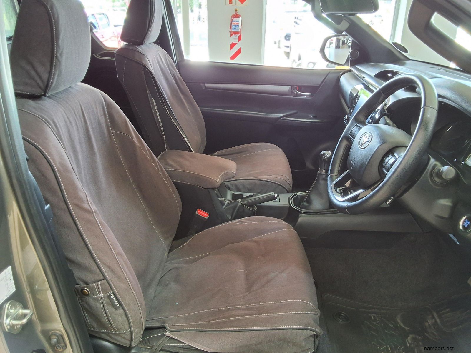 2021 Toyota Hilux Extra Cab XC 2.8GD6 4x4 Legend MT photo