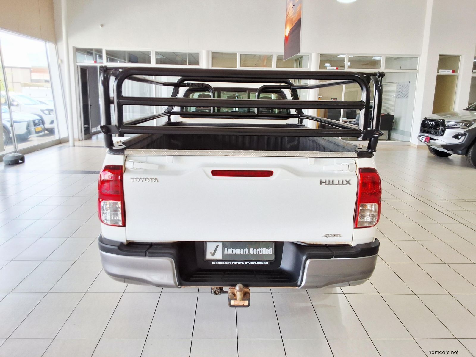 2017 Toyota Hilux Single Cab SC 2.4GD6 4x4 SR MT photo