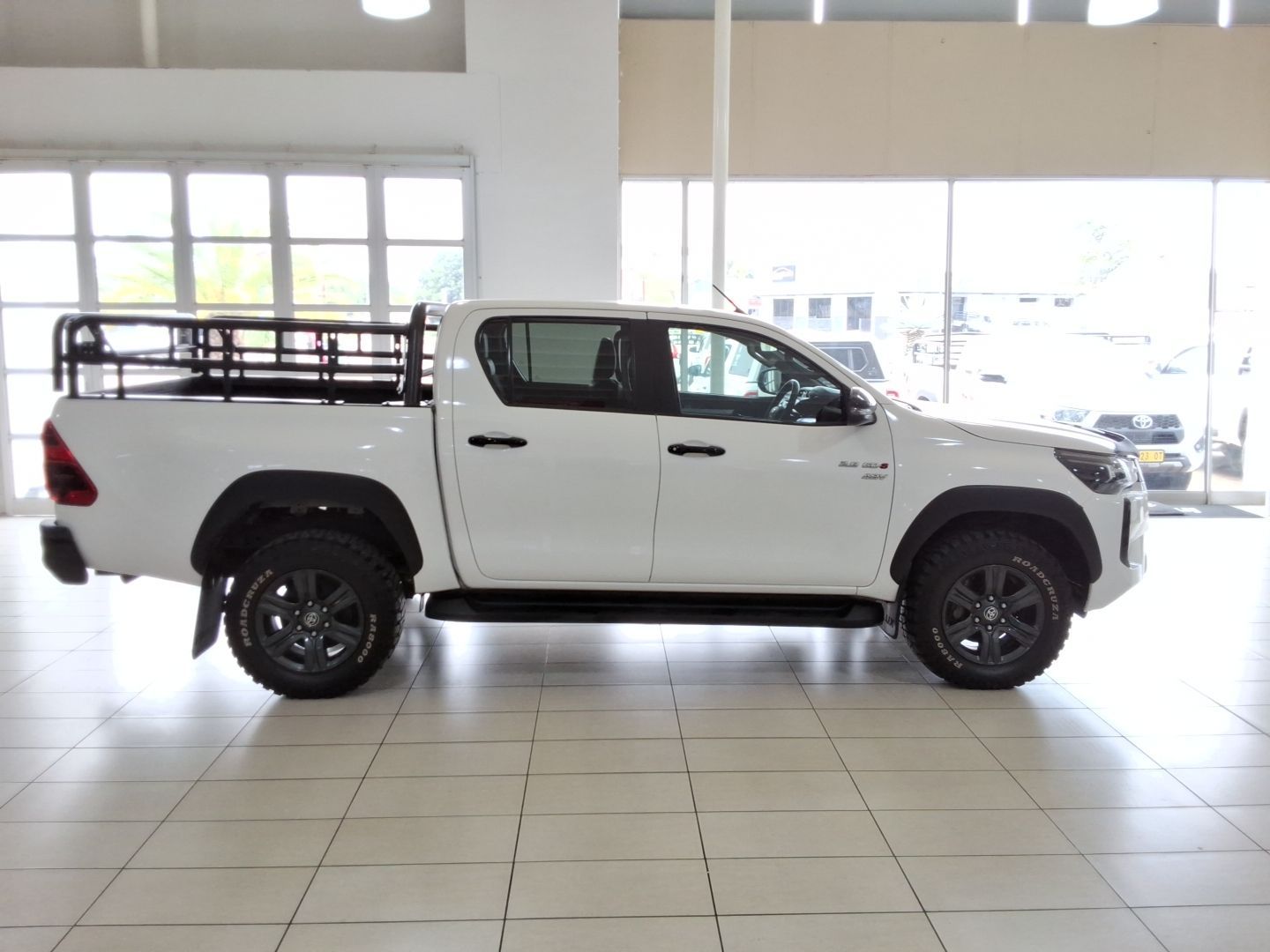2025 Toyota Hilux DC 2.8GD6 Raider 4X4 AT MH photo