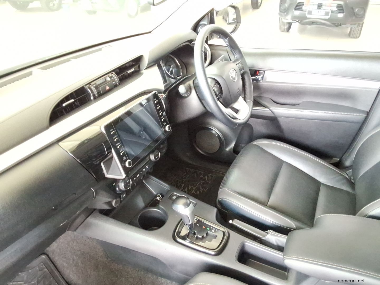 2025 Toyota Hilux DC 2.8GD6 Raider 4X4 AT MH photo