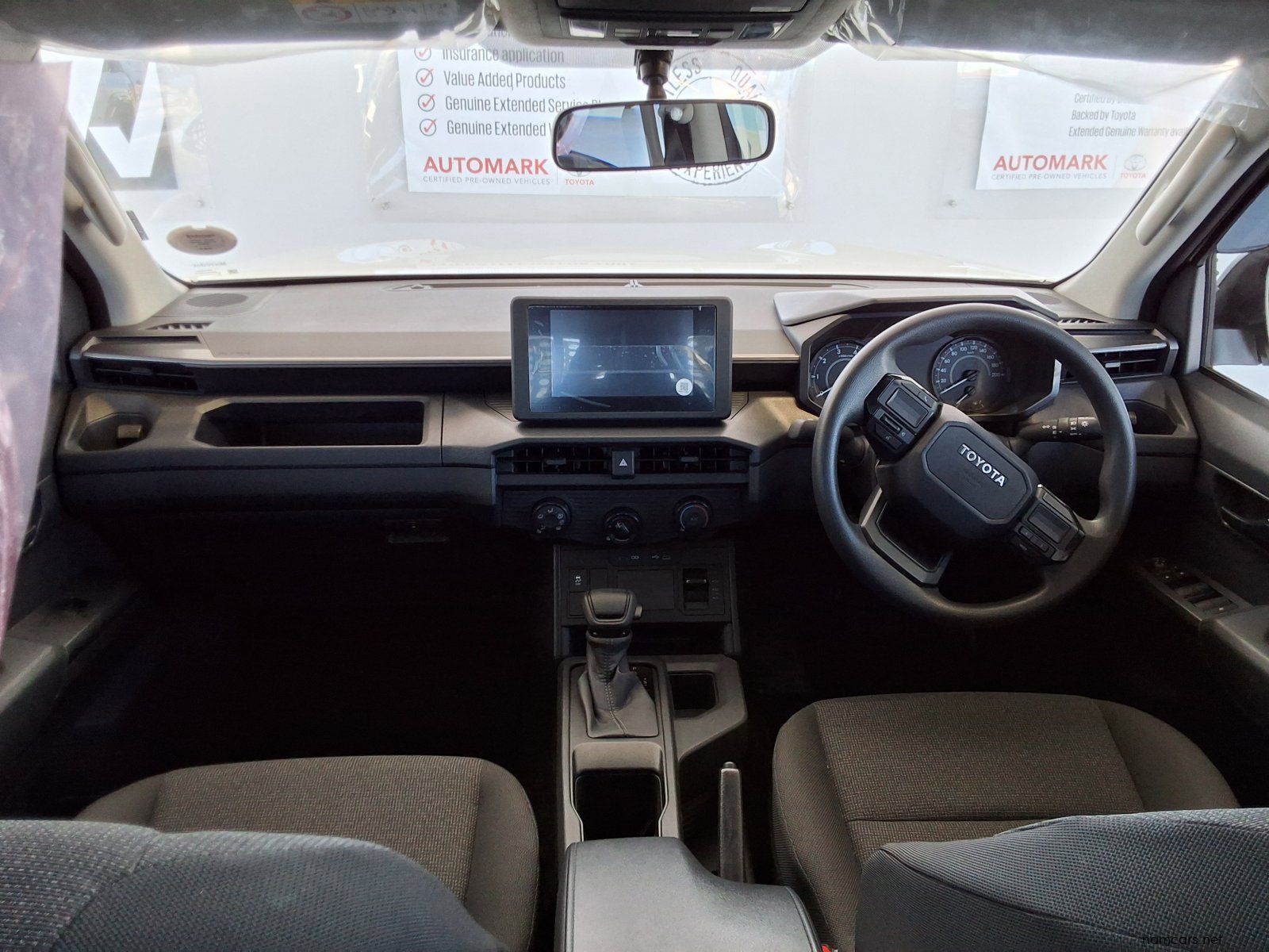 2026 Toyota Hilux Double Cab 2.8GD-6 4X4 SRX AT photo