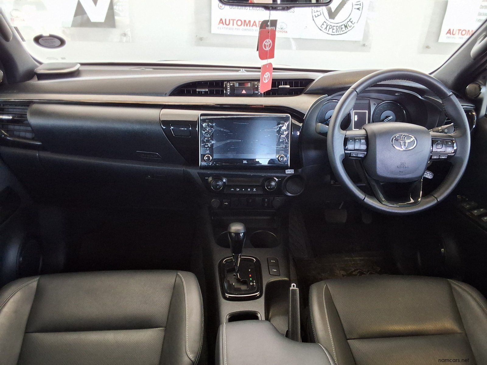 2026 Toyota Hilux Double Cab 2.8 RB LDRS AT MH photo
